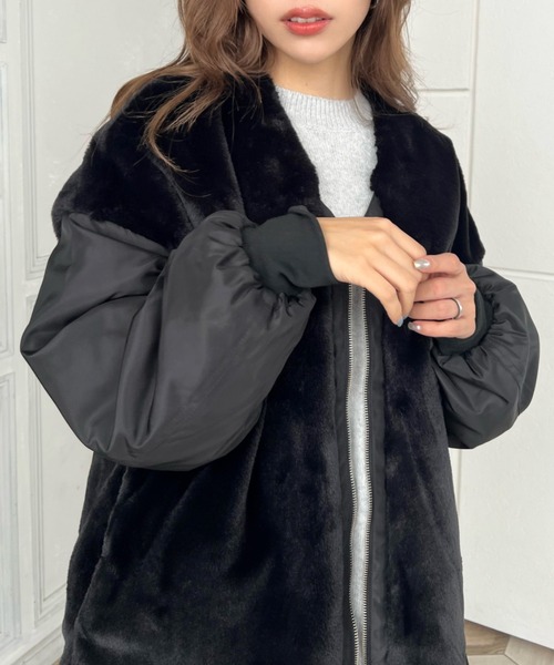 moment+（モーメントプラス）の「フェイクファー切替ノーカラージップアップミリタリーブルゾン（ミリタリージャケット・レディース・ブラック/カーキ/アイボリー・M）」の11枚目の写真