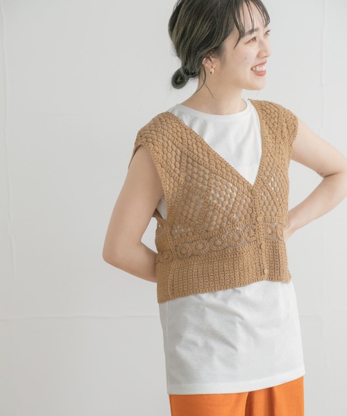 ITEMS URBANRESEARCH(アイテムズ アーバンリサーチ)の「ニットベストセットTシャツ(Tシャツ/カットソー・レディース・オレンジ/ブラック/オフホワイト・FREE)」の1枚目の写真