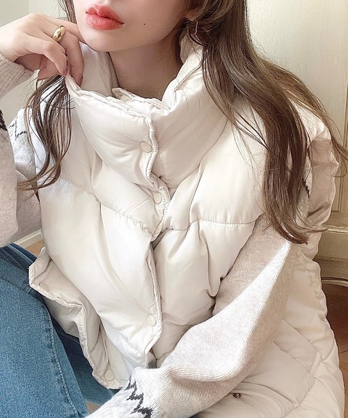 moment+（モーメントプラス）の「【累計販売枚数1万枚突破！】オーバーサイズスタンドカラーファイバーダウンベスト（ダウンベスト・レディース・ブラック/アイボリー/ベージュ・FREE）」の8枚目の写真