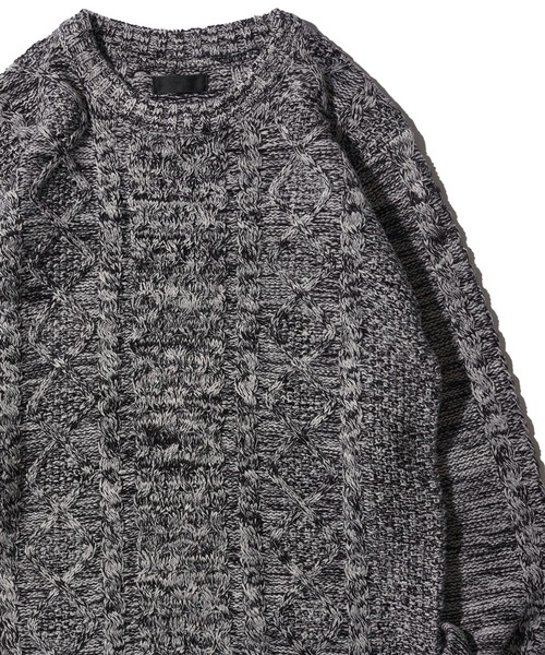 ADPOSION（アドポーション）の「ケーブル編みクルーネックニット（ニット/セーター・メンズ・ブラック系1/グリーン/ネイビー/ブラック/ホワイト系1/オフホワイト/グレー/杢グレー・MEDIUM/LARGE/X-LARGE）」の7枚目の写真