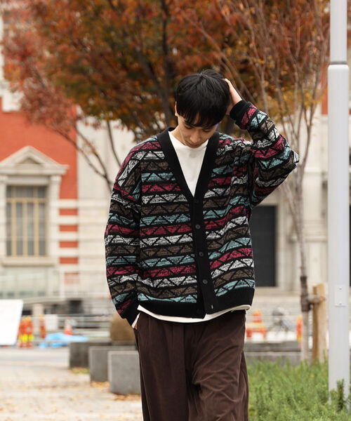 BEAMS HEART（ビームスハート）の「BEAMS HEART / アソート レトロ ビッグ カーディガン（カーディガン/ボレロ・メンズ・ベージュ/ネイビー/ブラック系その他/ブラック系その他2・SMALL/MEDIUM/LARGE）」の8枚目の写真