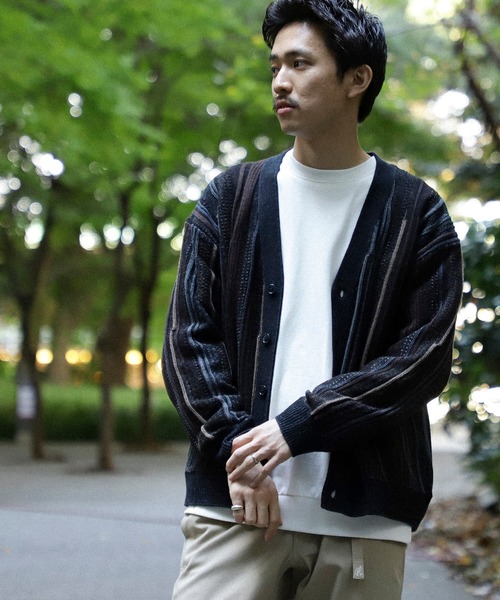 BEAMS HEART（ビームスハート）の「BEAMS HEART / アソート レトロ ビッグ カーディガン（カーディガン/ボレロ・メンズ・ベージュ/ネイビー/ブラック系その他/ブラック系その他2・SMALL/MEDIUM/LARGE）」の4枚目の写真