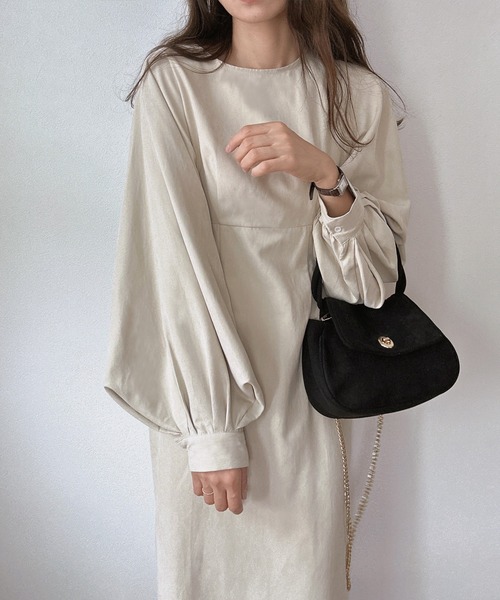 LAUIR（ラウアー）の「ボリュームスリーブマキシ丈ワンピース（ワンピース・レディース・ブラック/アイボリー/モカ・LARGE/MEDIUM/SMALL）」の11枚目の写真