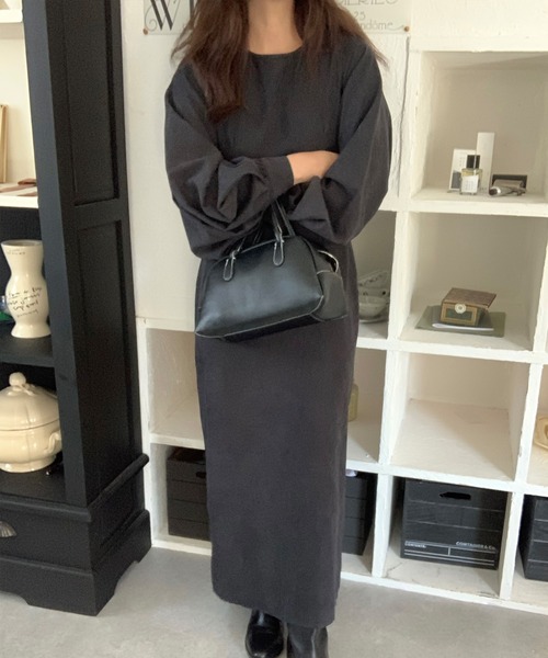 LAUIR（ラウアー）の「ボリュームスリーブマキシ丈ワンピース（ワンピース・レディース・ブラック/アイボリー/モカ・LARGE/MEDIUM/SMALL）」の16枚目の写真