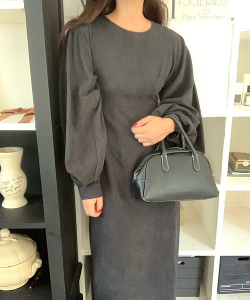 LAUIR（ラウアー）の「ボリュームスリーブマキシ丈ワンピース（ワンピース・レディース・ブラック/アイボリー/モカ・LARGE/MEDIUM/SMALL）」の17枚目の写真