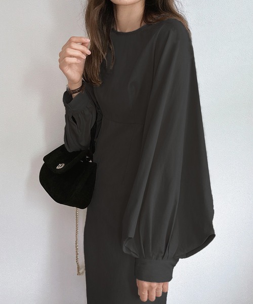 LAUIR（ラウアー）の「ボリュームスリーブマキシ丈ワンピース（ワンピース・レディース・ブラック/アイボリー/モカ・LARGE/MEDIUM/SMALL）」の7枚目の写真