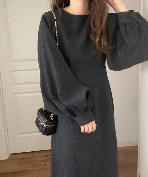 LAUIR（ラウアー）の「ボリュームスリーブマキシ丈ワンピース（ワンピース・レディース・ブラック/アイボリー/モカ・LARGE/MEDIUM/SMALL）」の9枚目の写真