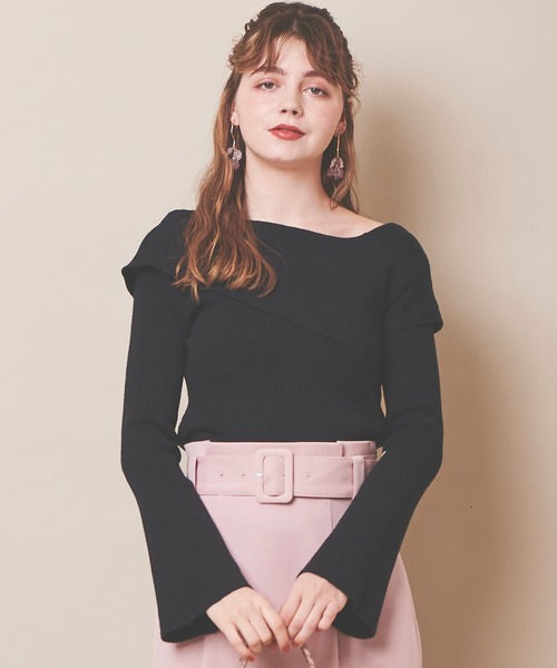 31 Sons de mode(トランテアン ソン ドゥ モード)の「アシメデザインフレアスリーブニット(ニット/セーター・レディース・ブラック/オフホワイト/サックスブルー・36)」の15枚目の写真