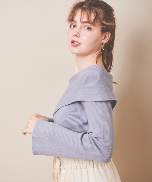 31 Sons de mode(トランテアン ソン ドゥ モード)の「アシメデザインフレアスリーブニット(ニット/セーター・レディース・ブラック/オフホワイト/サックスブルー・36)」の21枚目の写真