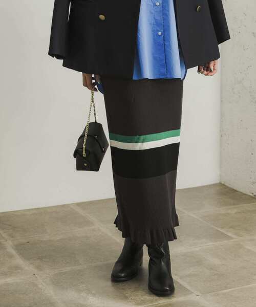 URBAN RESEARCH(アーバンリサーチ)の「マルチボーダーニットスカート(スカート・レディース・チャコールグレー/ネイビー・FREE)」の16枚目の写真