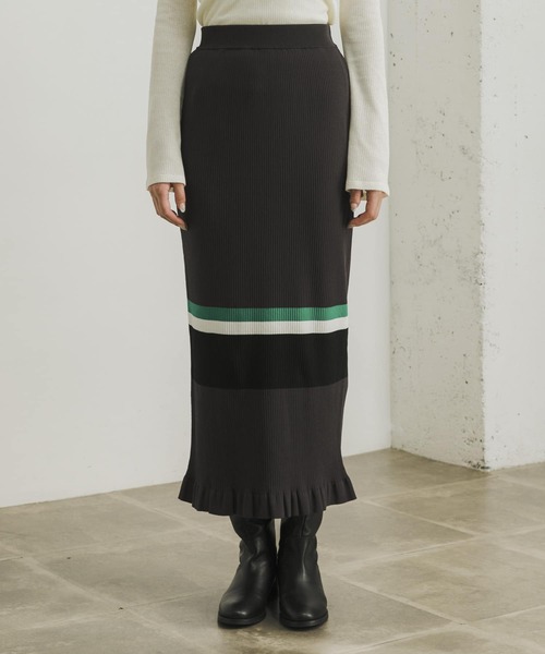 URBAN RESEARCH(アーバンリサーチ)の「マルチボーダーニットスカート(スカート・レディース・チャコールグレー/ネイビー・FREE)」の21枚目の写真