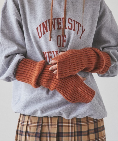 ANGIE（アンジー）の「リブニットアームウォーマー/手袋（アームカバー・レディース・杢グレー/ブラウン/ブラック/アイボリー・FREE）」の4枚目の写真