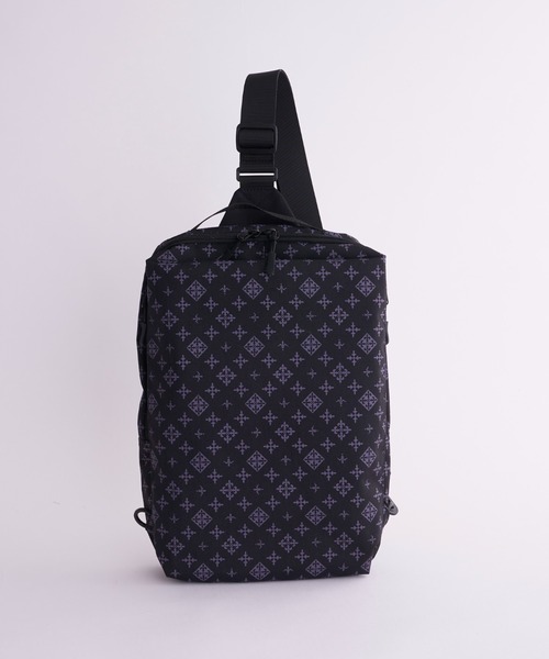 美品 デイリーラシット ボディバッグ ネイビー モノグラム 517 美品 デイリーラシット ボディバッグ ネイビー モノグラム 517