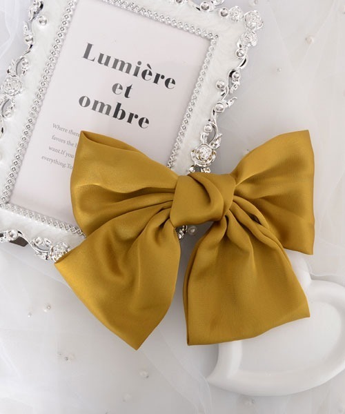 VIBGYOR Women（ヴィブジョー　ウィメン）の「【float】サテン ビッグリボン バレッタ【7色展開】（バレッタ/ヘアクリップ・レディース・ブラック/グリーン/ネイビー/レッド/ピンク/マスタード/ワインレッド・FREE）」の19枚目の写真