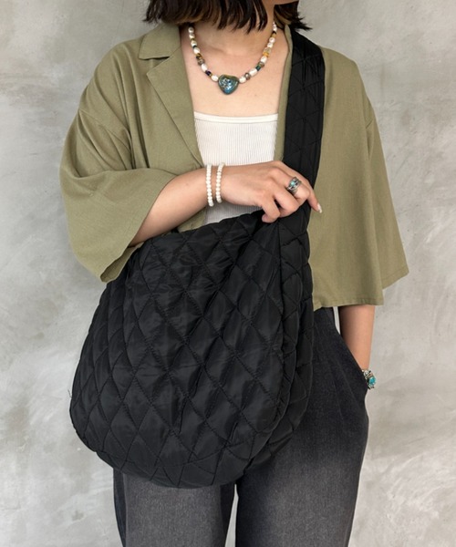 kutir（クティール）の「キルティングショルダーバッグ（ショルダーバッグ・レディース・ブラック/ホワイト・FREE）」の2枚目の写真