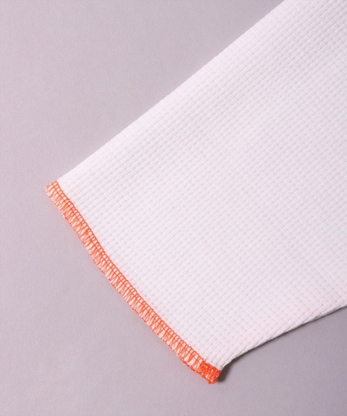 UNIVERSAL OVERALL（ユニバーサルオーバーオール）の「(LG)【UNIVERSAL OVERALL】【パックT】ルーズフィット ワッフル 長袖 Tシャツ（Tシャツ/カットソー・メンズ・ホワイト/ホワイト系その他/ブラック系その他/ブラック・MEDIUM/LARGE）」の9枚目の写真