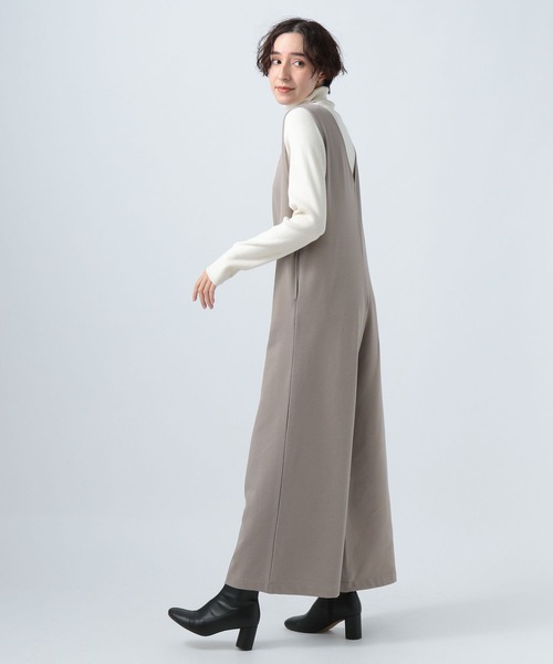 BAYFLOW(ベイフロー)の「Vネックサロペット(サロペット/オーバーオール・レディース・ブラック/ベージュ・SMALL/MEDIUM)」の11枚目の写真