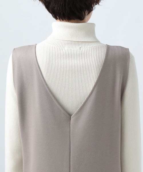 BAYFLOW(ベイフロー)の「Vネックサロペット(サロペット/オーバーオール・レディース・ブラック/ベージュ・SMALL/MEDIUM)」の16枚目の写真