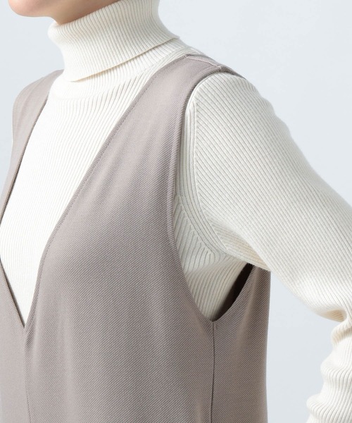 BAYFLOW(ベイフロー)の「Vネックサロペット(サロペット/オーバーオール・レディース・ブラック/ベージュ・SMALL/MEDIUM)」の17枚目の写真