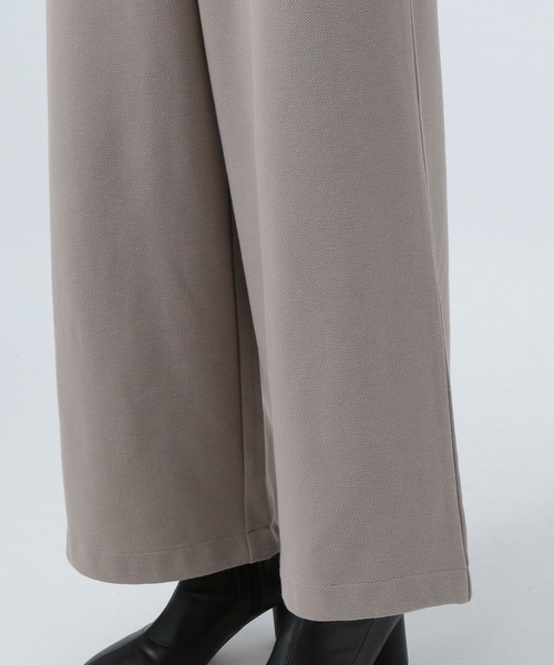 BAYFLOW(ベイフロー)の「Vネックサロペット(サロペット/オーバーオール・レディース・ブラック/ベージュ・SMALL/MEDIUM)」の19枚目の写真