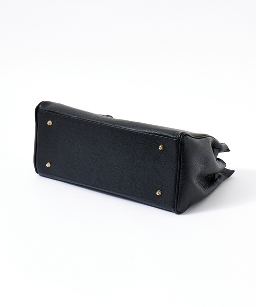 AULENTTI(オウレンティ)の「【人気追加】【AULENTTI/オウレンティ】レザーベルト付トート(トートバッグ・レディース・ブラック・フリー)」の6枚目の写真