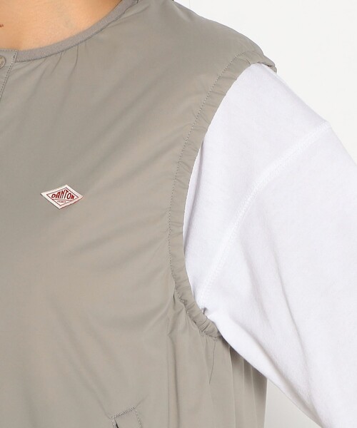 DANTON(ダントン)の「WOMEN'S INSULATION COLLARLESS VEST(ダウンベスト・レディース・カーキ系1/ネイビー/グレー/ブラック/グレー系その他・S/XS/M)」の18枚目の写真