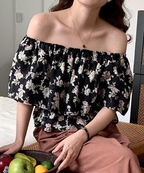 【セール】オフショルダー小花レトロ柄ブラウス（シャツ/ブラウス）｜deux amour（ドゥーザムール）