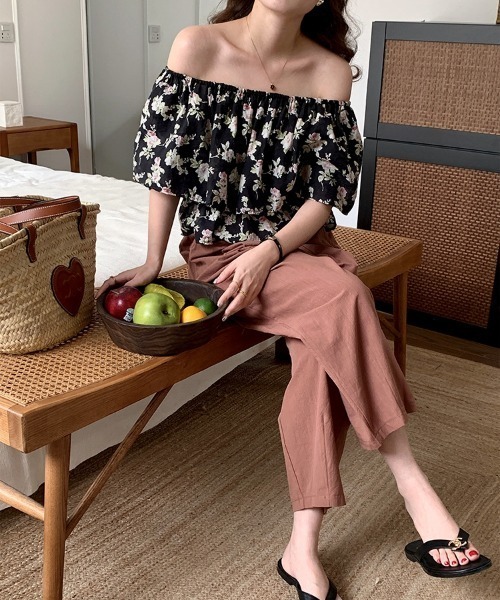 Betsy Johnson 花柄刺繍のオフショルダーシャツ ビンテージ Betsy