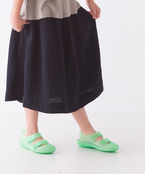 OMNES（オムネス）の「キッズダブルベルトビーンズサンダル（サンダル・キッズ・モスグリーン/ミント/サーモンピンク/ブラウン/ネイビー/コーラルピンク・13.0cm/14cm/15cm/16.0cm/17.0cm/18.0cm/19.0cm/20.0cm/21.0cm/22.0cm）」の8枚目の写真