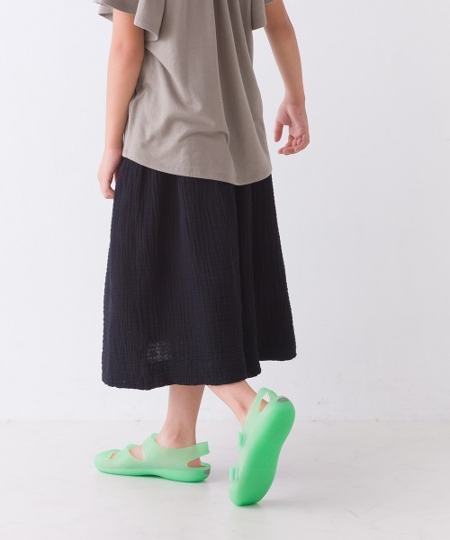 OMNES（オムネス）の「キッズダブルベルトビーンズサンダル（サンダル・キッズ・モスグリーン/ミント/サーモンピンク/ブラウン/ネイビー/コーラルピンク・13.0cm/14cm/15cm/16.0cm/17.0cm/18.0cm/19.0cm/20.0cm/21.0cm/22.0cm）」の10枚目の写真