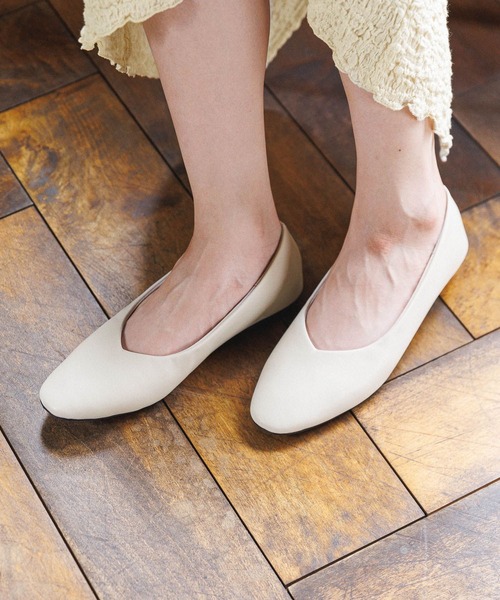 BAYFLOW(ベイフロー)の「フレフィットパンプス(パンプス・レディース・ブラック/アイボリー/ライトグレー・SMALL/MEDIUM/LARGE)」の1枚目の写真