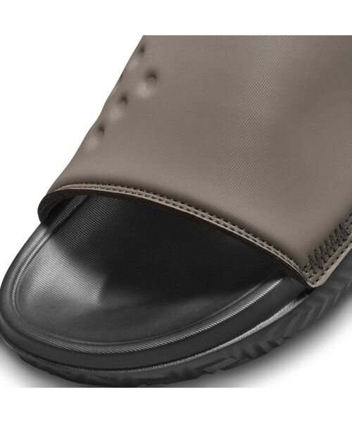 JORDAN BRAND（ジョーダンブランド）の「ジョーダン プレー メンズスライド / Jordan Play Men's Slides<25-30cm 展開>（サンダル・メンズ・ブルー/ブラウン系その他2/スミクロ・28/29/25/27/30/26）」の11枚目の写真