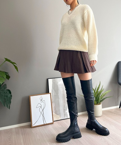 Jewelobe(ジュエローブ)の「ワッフル編みVネックルーズニット(ニット/セーター・レディース・ブラック/グリーン/ピンク/ホワイト/ブラウン・FREE)」の7枚目の写真