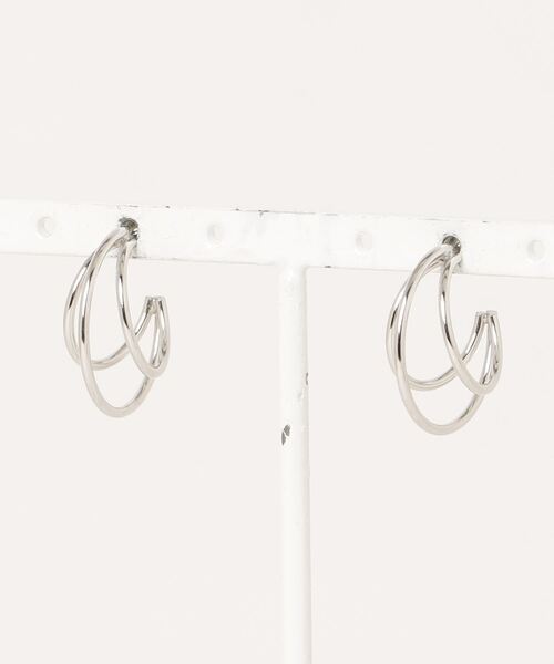 YArKA（ヤーカ）の「【YArKA/ヤーカ】crescent moon motif earing(pierce)[MIDZU3] / 三日月モチーフピアス（ピアス（両耳用）・レディース・シルバー・FREE）」の6枚目の写真