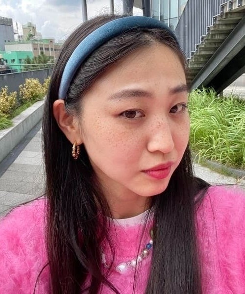 Ray BEAMS(レイビームス)の「Ray BEAMS / ベロア カチューシャ(カチューシャ・レディース・ブルー系その他2/ブラック・ONE SIZE)」の8枚目の写真