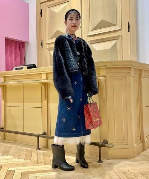 Ray BEAMS(レイビームス)の「Ray BEAMS / ベロア カチューシャ(カチューシャ・レディース・ブルー系その他2/ブラック・ONE SIZE)」の10枚目の写真