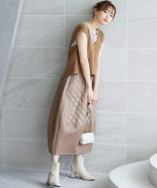 miclat（ミクラ）の「大きいサイズ　バッククロスニットベスト　miclat（ベスト・レディース・キャメル/ブラック・3L～4L/L～LL）」の7枚目の写真