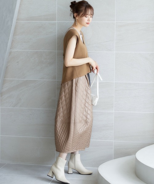 miclat（ミクラ）の「大きいサイズ　バッククロスニットベスト　miclat（ベスト・レディース・キャメル/ブラック・3L～4L/L～LL）」の8枚目の写真