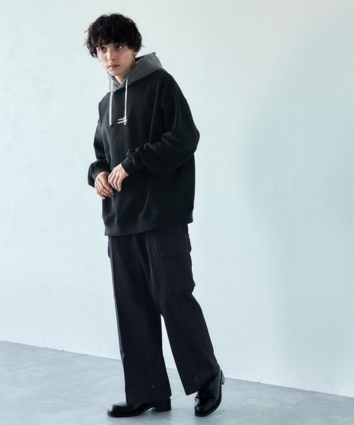 RAGEBLUE(レイジブルー)の「プチ刺繍/裏起毛切り替えテックオーバーサイズパーカー(パーカー・メンズ・レッド/ブルー/ブラック/ホワイト・LARGE/MEDIUM)」の6枚目の写真