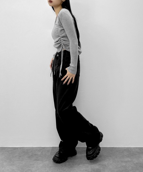 LVEU.（ラブユ.）の「【LVEU.】カットアウトシャーリングリブトップス / トップス カットソー ニット シャーリング カットアウト 肌見せ クロップド ショート ブラック グレー（ニット/セーター・レディース・ブラック/グレー・FREE）」の11枚目の写真