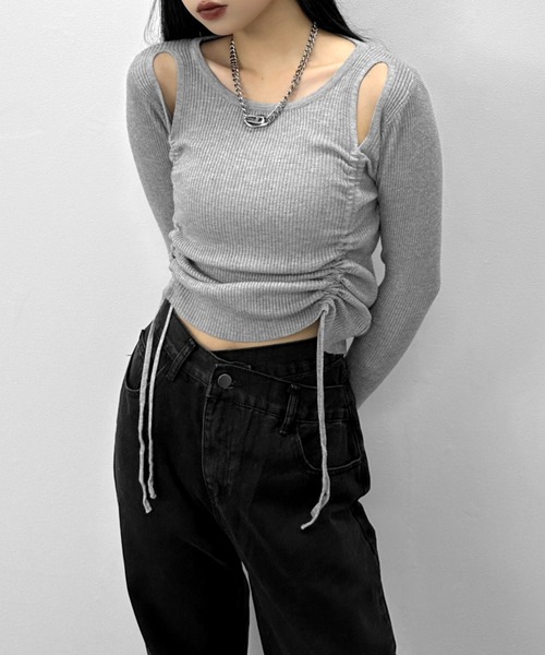 LVEU.（ラブユ.）の「【LVEU.】カットアウトシャーリングリブトップス / トップス カットソー ニット シャーリング カットアウト 肌見せ クロップド ショート ブラック グレー（ニット/セーター・レディース・ブラック/グレー・FREE）」の12枚目の写真