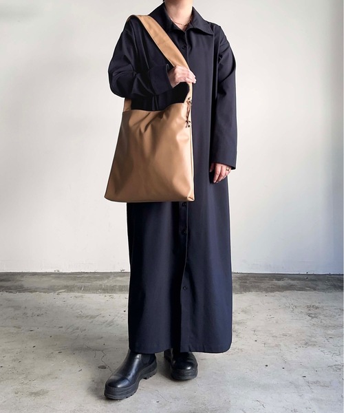 AT CREATION(アットクリエイション)の「EM : AT CREATION アウロショルダー(ショルダーバッグ・レディース・キャメル/サックスブルー/ブラック/アイボリー・FREE)」の10枚目の写真