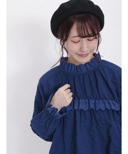 Samansa Mos2（サマンサ モスモス）の「シャーリングスカラップレースギャザーブラウス（シャツ/ブラウス・レディース・ネイビー/オフホワイト/サックスブルー・F）」の15枚目の写真