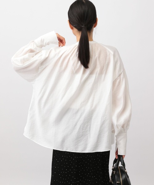 A part by（アパートバイ）の「ホソボウタイブラウス（シャツ/ブラウス・レディース・ネイビー/ライトベージュ/オフホワイト・FREE）」の5枚目の写真