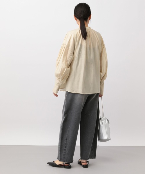 A part by（アパートバイ）の「ホソボウタイブラウス（シャツ/ブラウス・レディース・ネイビー/ライトベージュ/オフホワイト・FREE）」の9枚目の写真