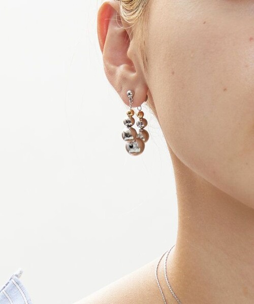 FREAK'S STORE（フリークスストア）の「限定展開　スライド ボール ピアス ２（ピアス（両耳用）・レディース・シルバー/ゴールド・ONE SIZE）」の3枚目の写真