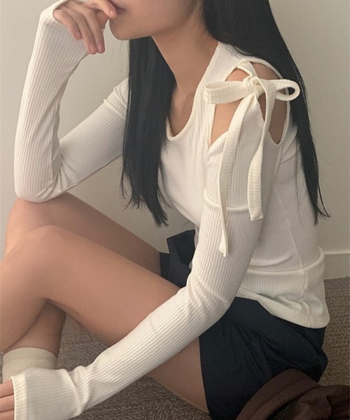 LYEON（リヨン）の「ワンショルダーオープンリボンテレコトップス/ショルダーリボンTシャツ（Tシャツ/カットソー・レディース・オフホワイト/ピンク・FREE）」の3枚目の写真