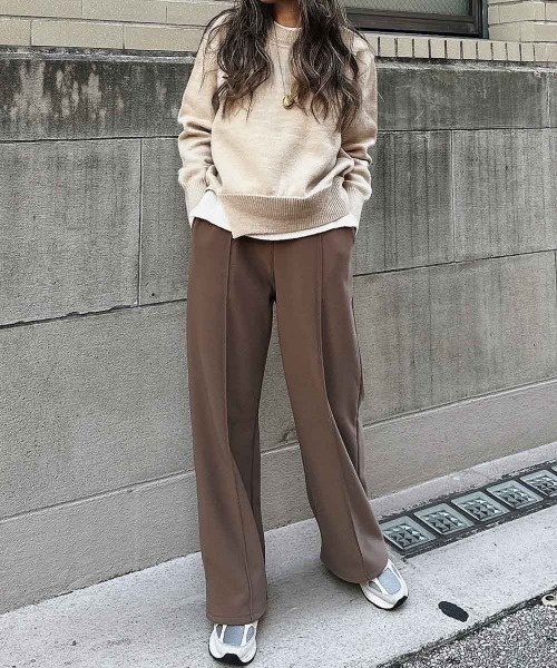 esutoreja(エストレジャ)の「リラックスストレートパンツ(スウェットパンツ・レディース・ブラック/ブラウン/スミクロ・FREE)」の6枚目の写真