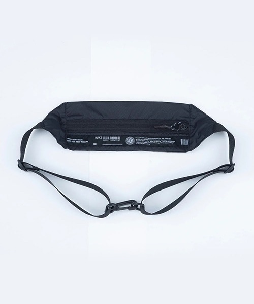 WEEKEND(ER)(ウィークエンダー)の「WEEKEND(ER) ウィークエンダー LIGHTWEIGHT PACKABLE SHOULDER BAG(ショルダーバッグ・レディース・ブラック/オレンジ・FREE)」の2枚目の写真