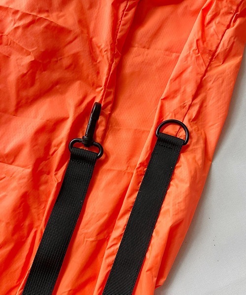 WEEKEND(ER)(ウィークエンダー)の「WEEKEND(ER) ウィークエンダー LIGHTWEIGHT PACKABLE SHOULDER BAG(ショルダーバッグ・レディース・ブラック/オレンジ・FREE)」の20枚目の写真